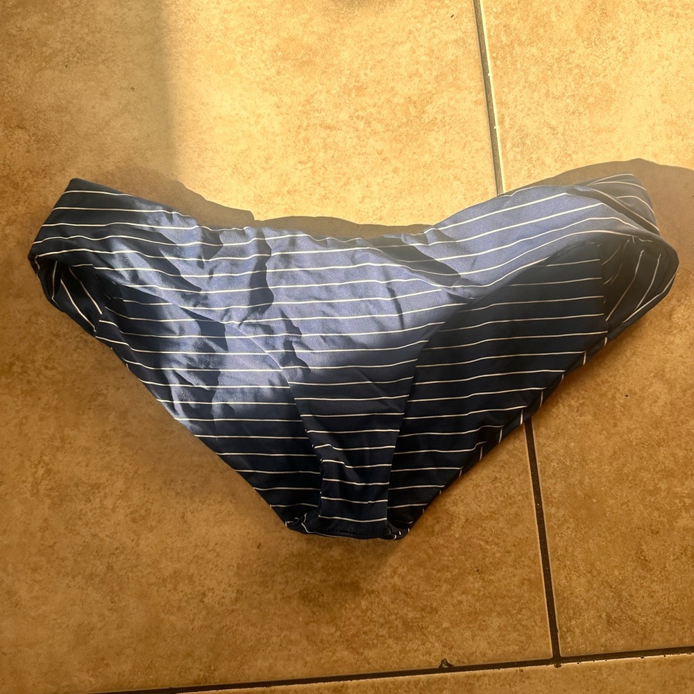 Boys arrows blue stripe bottom small